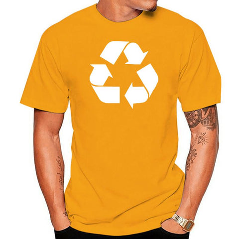 Camiseta con el símbolo del logotipo de reciclaje