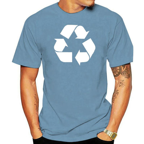 Camiseta con el símbolo del logotipo de reciclaje